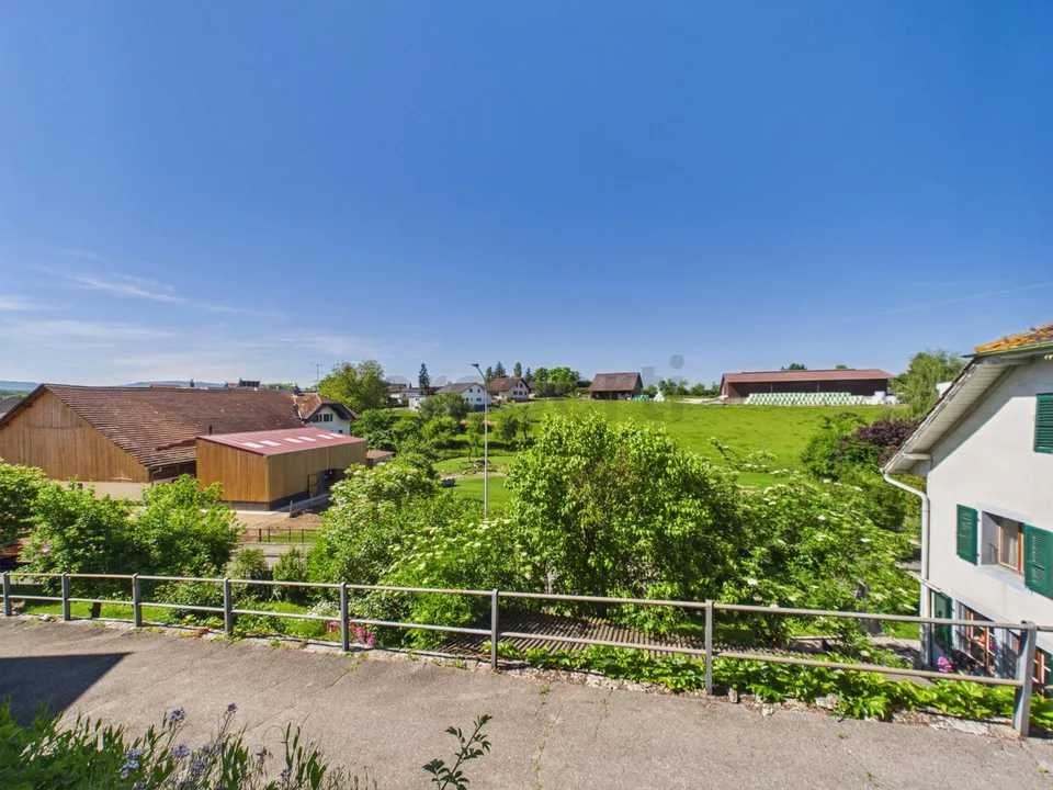 Élégante maison multiplex de 4 appartements avec cave et parking, B...