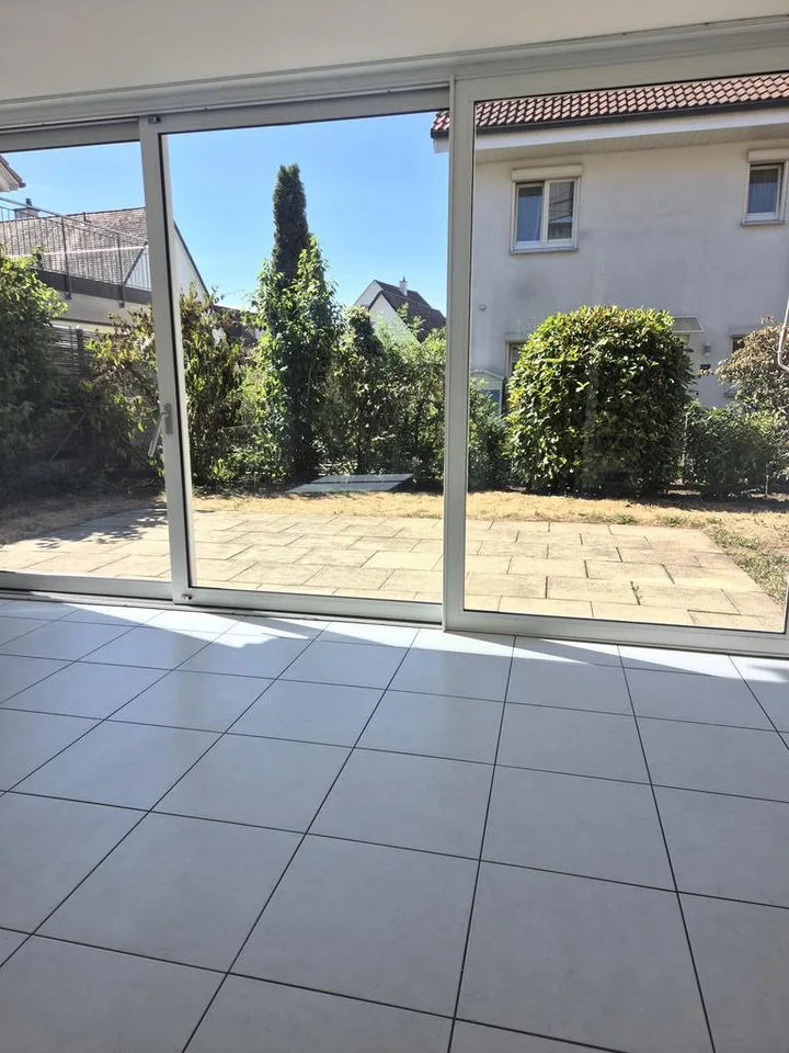 Appartement 3.5 pièces familial avec jardin et serre