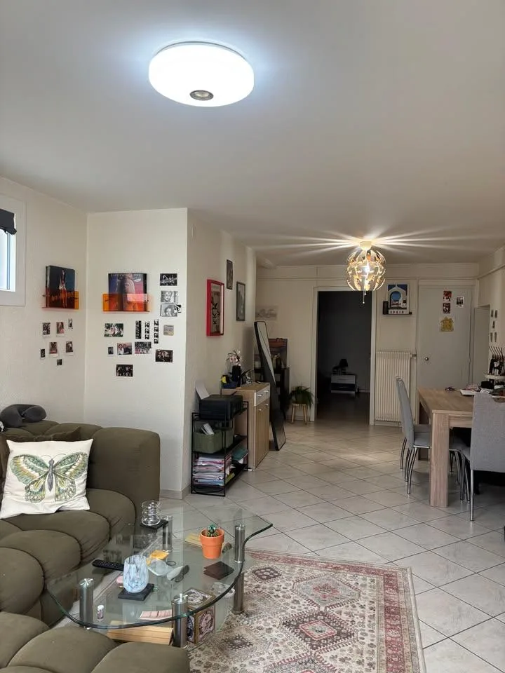Geräumige 2-Zimmer-Wohnung mit Terrasse in La Coudre, Neuchâtel