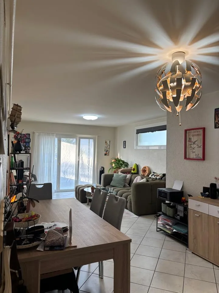 Geräumige 2-Zimmer-Wohnung mit Terrasse in La Coudre, Neuchâtel