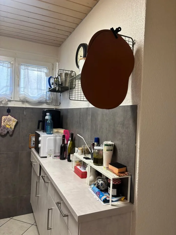 Geräumige 2-Zimmer-Wohnung mit Terrasse in La Coudre, Neuchâtel