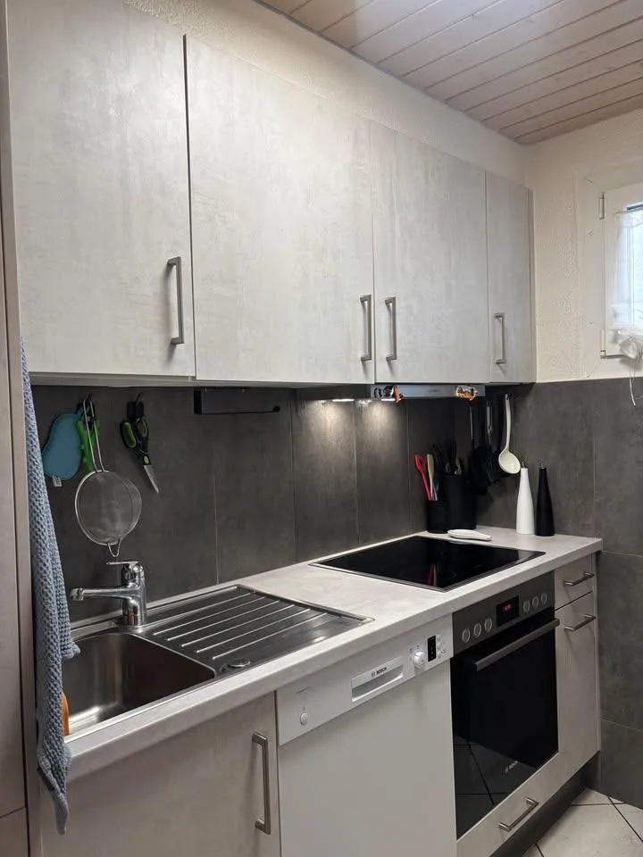 Geräumige 2-Zimmer-Wohnung mit Terrasse in La Coudre, Neuchâtel