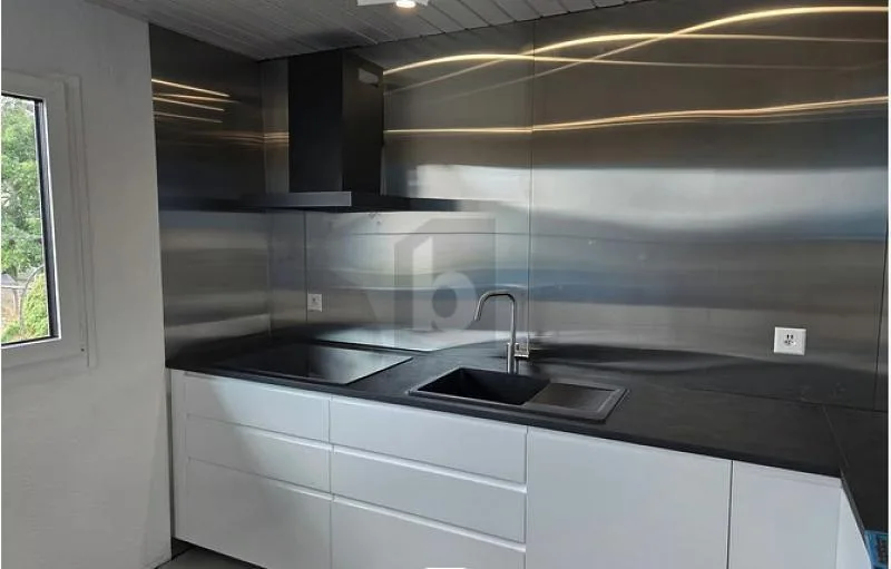 ENERGETISCH SANIERT MIT 1339 M² UMSCHWUNG