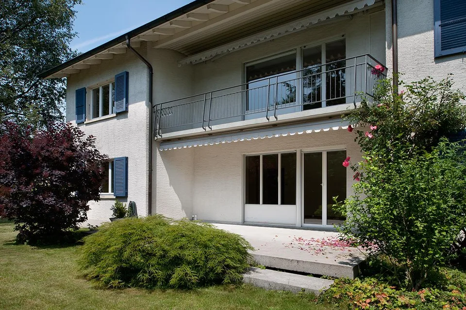 Exklusive 5.5 Zimmerwohnung in Zweifamilienhaus in Muri Mettlen
