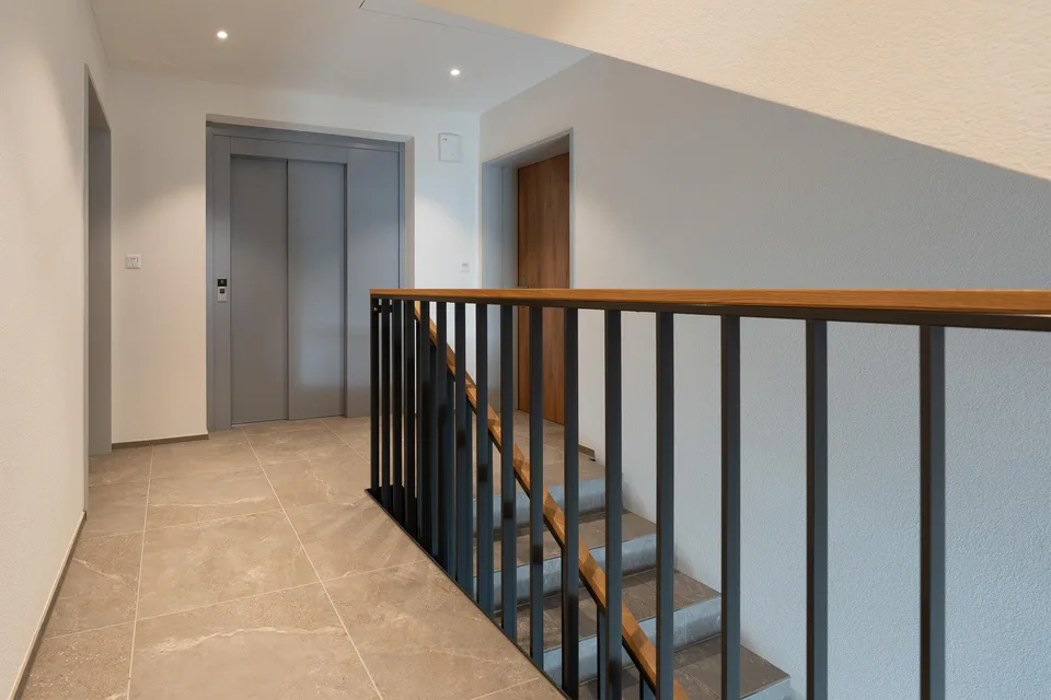 Exklusive 5.5-Zimmer-Neubau Dachwohnung  Lift direkt in Wohnung