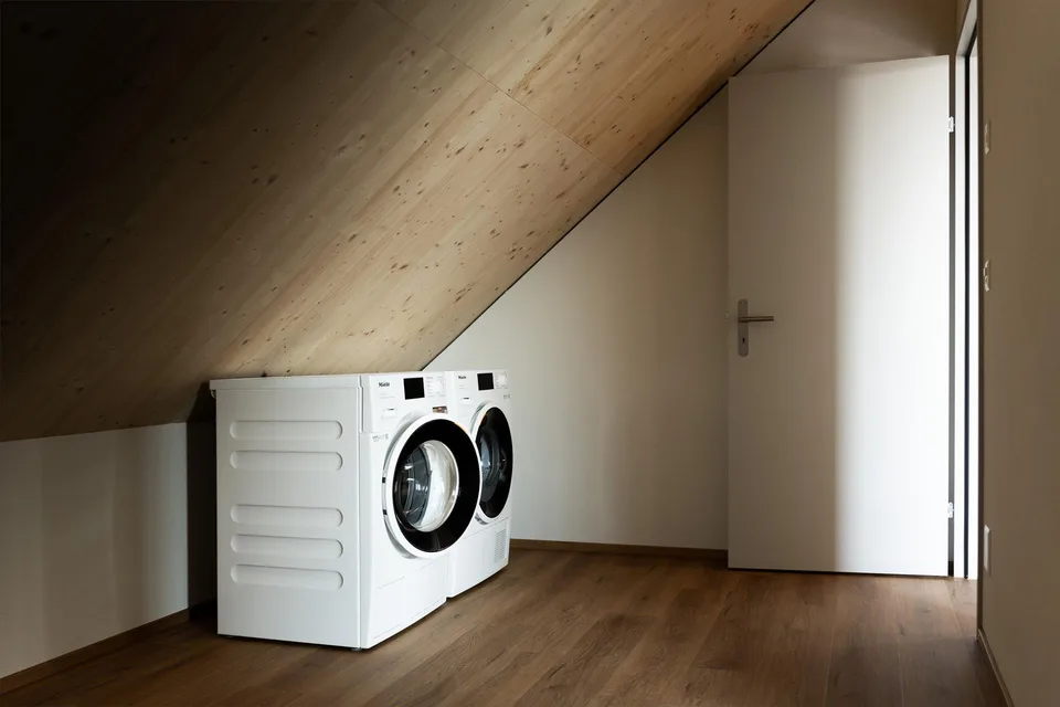 Exklusive 5.5-Zimmer-Neubau Dachwohnung  Lift direkt in Wohnung