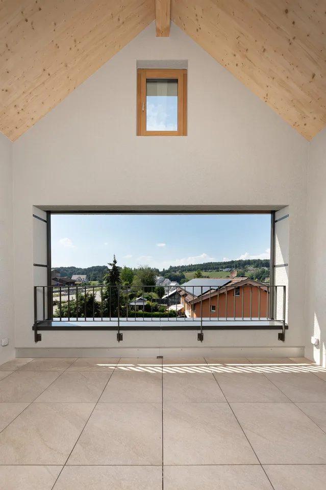 Exklusive 5.5-Zimmer-Neubau Dachwohnung  Lift direkt in Wohnung
