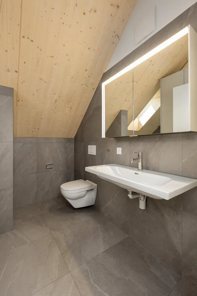 Exklusive 5.5-Zimmer-Neubau Dachwohnung  Lift direkt in Wohnung