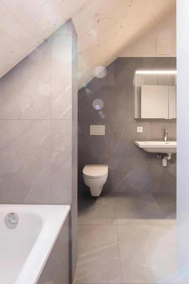 Exklusive 5.5-Zimmer-Neubau Dachwohnung  Lift direkt in Wohnung