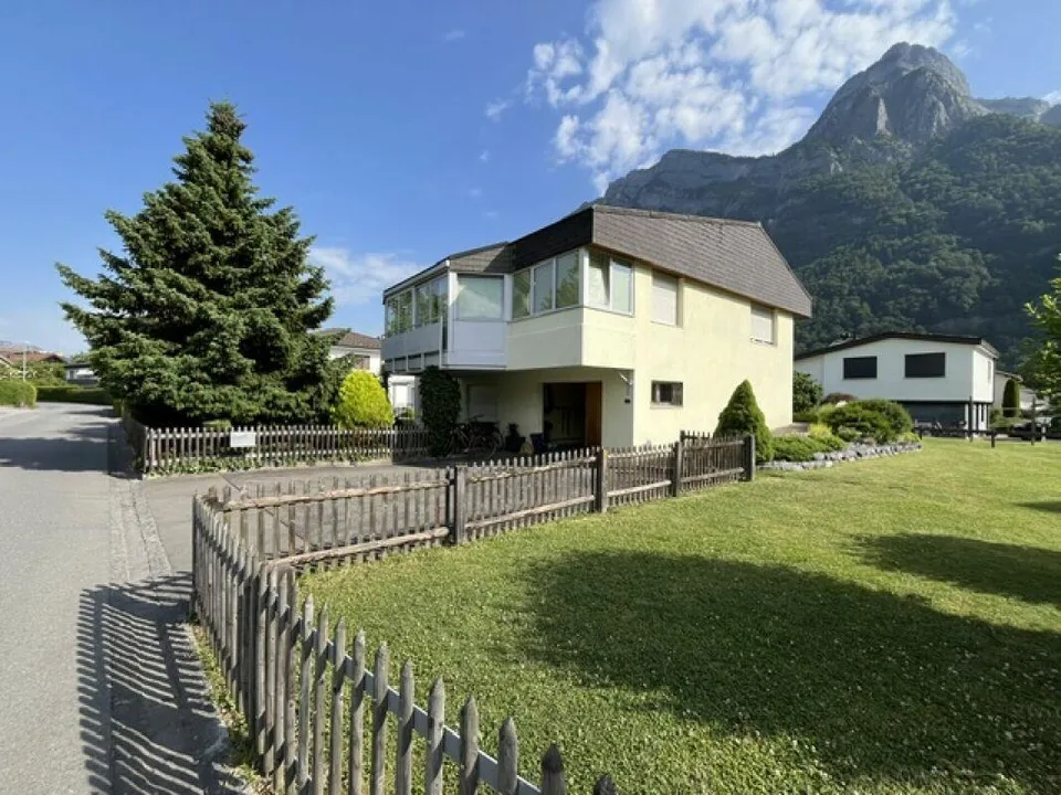 Gepflegtes Einfamilienhaus mit grossem Aussenbereich