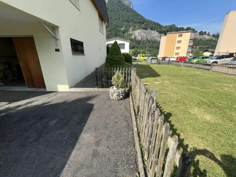 Well-maintained single-family house with large outdoor area
