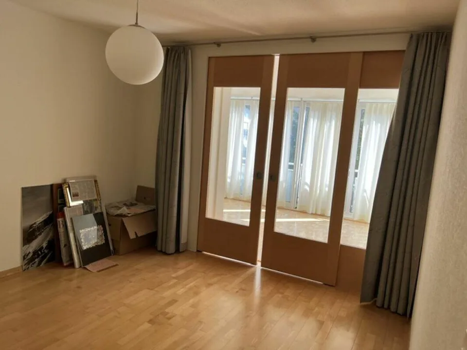 Well-maintained single-family house with large outdoor area