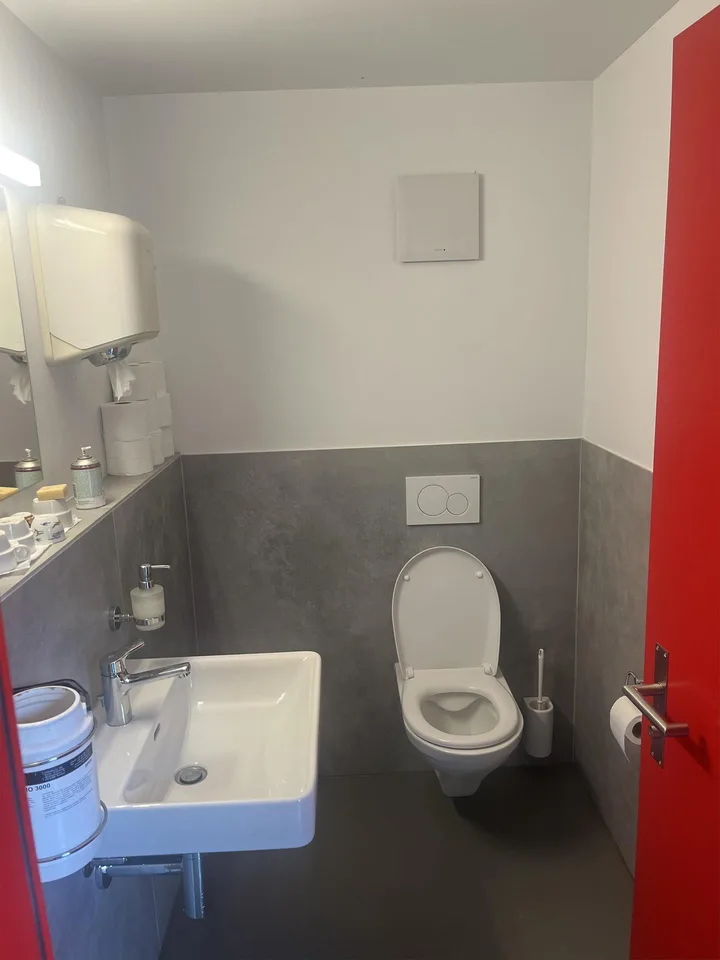Gewerbehalle, Werkstatt und Vorplatz – praktisch & vielseitig nutzbar