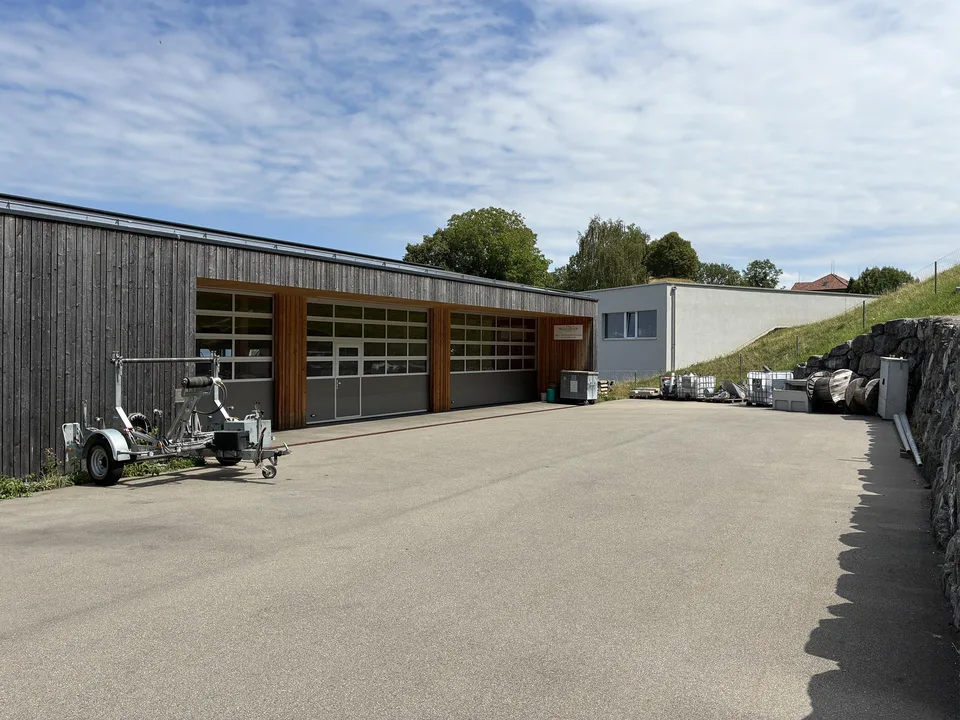 Gewerbehalle, Werkstatt und Vorplatz – praktisch & vielseitig nutzbar