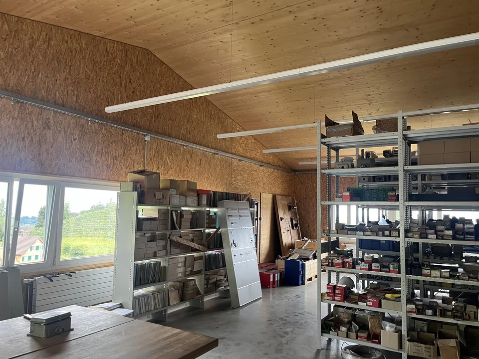 Gewerbehalle, Werkstatt und Vorplatz – praktisch & vielseitig nutzbar