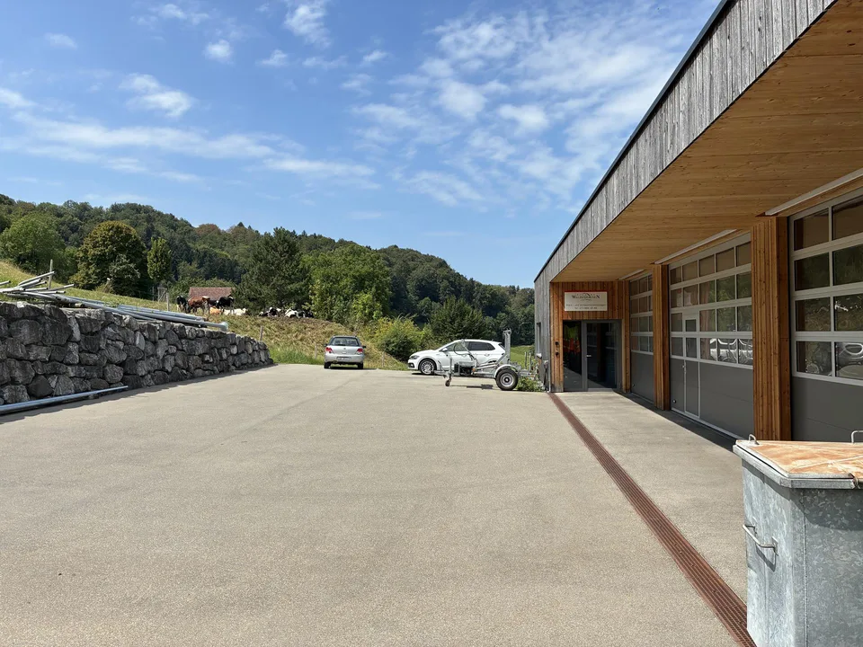 Gewerbehalle, Werkstatt und Vorplatz – praktisch & vielseitig nutzbar