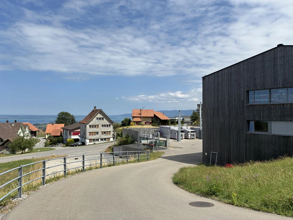 Gewerbehalle, Werkstatt und Vorplatz – praktisch & vielseitig nutzbar
