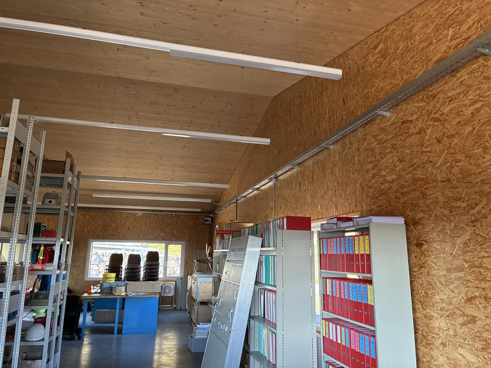 Gewerbehalle, Werkstatt und Vorplatz – praktisch & vielseitig nutzbar