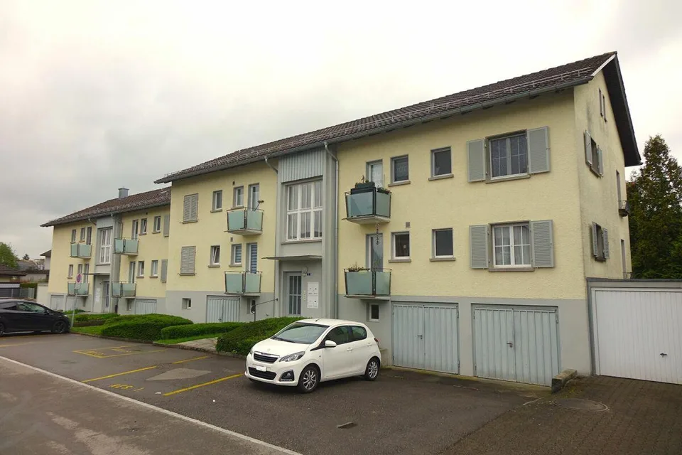 Charming, renovated 4-room apartment with balcony