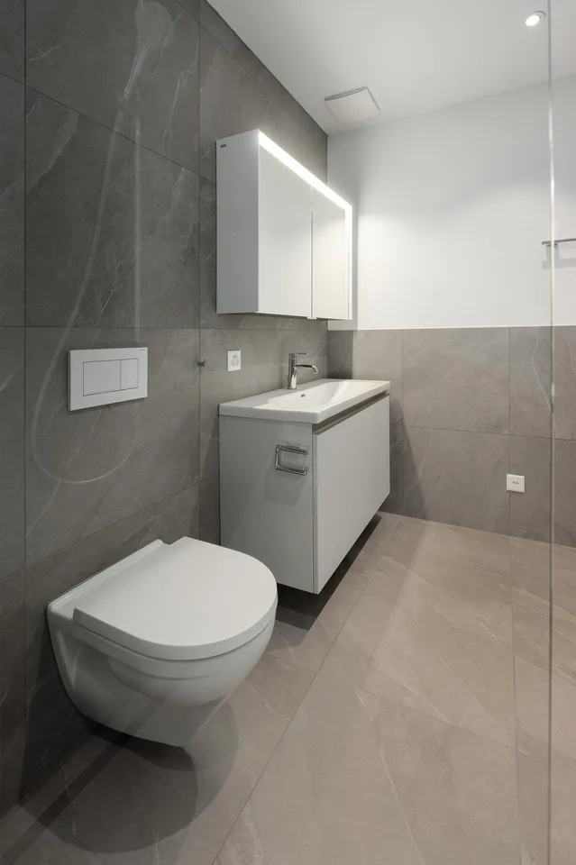 Exklusive 3.5-Zimmer-Neubauwohnung mit grossem Sitzplatz