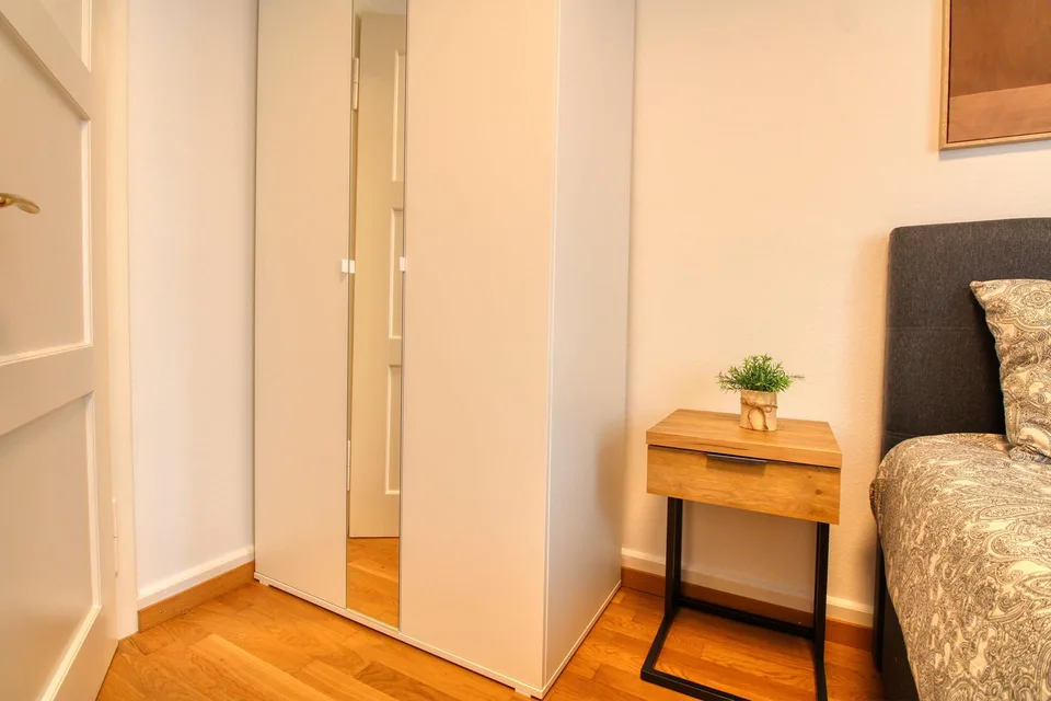Dein stilvolles Coliving-Zuhause im lebhaften Zürcher Stadtteil Höngg