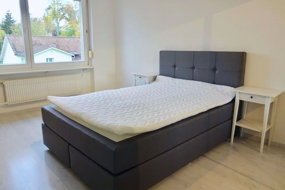 Furnished room in modernised apartment in a top location