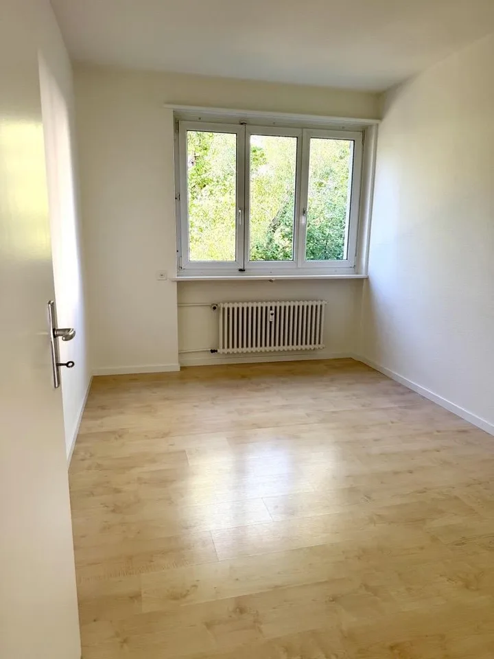 Zentral gelegene 4 Zimmerwohnung mit Balkon