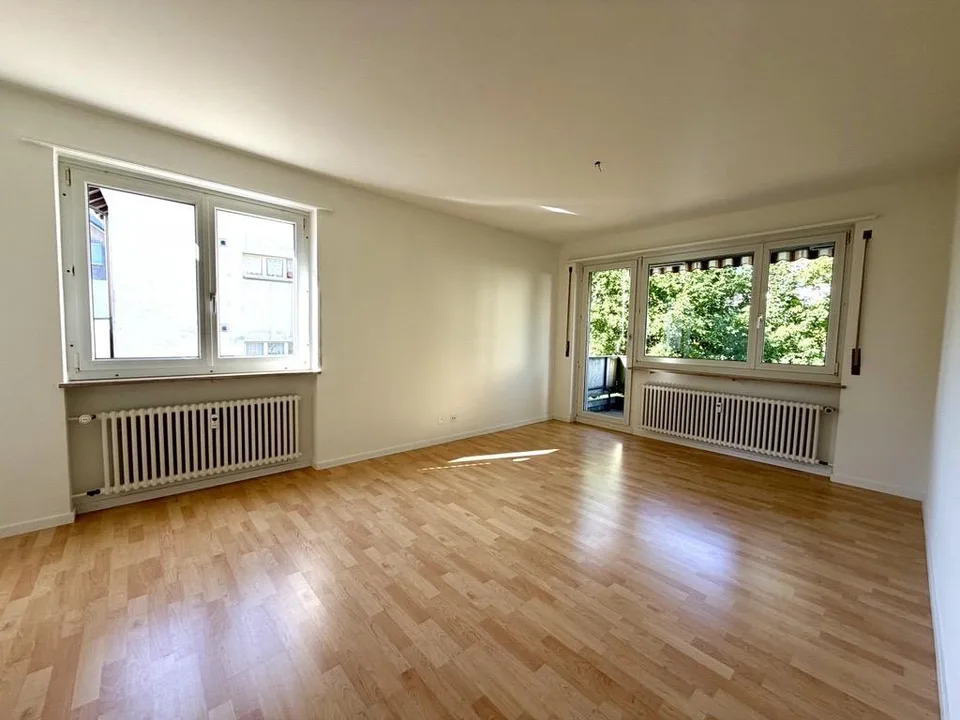 Zentral gelegene 4 Zimmerwohnung mit Balkon