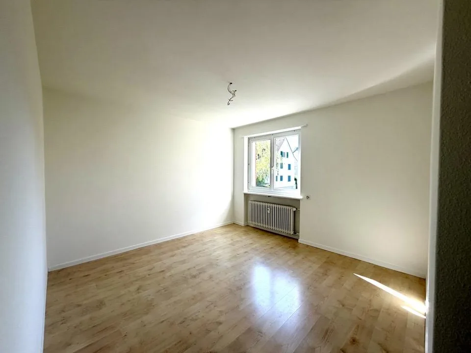 Zentral gelegene 4 Zimmerwohnung mit Balkon