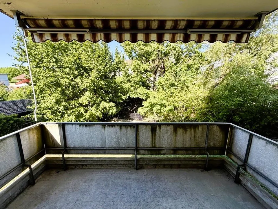 Zentral gelegene 4 Zimmerwohnung mit Balkon