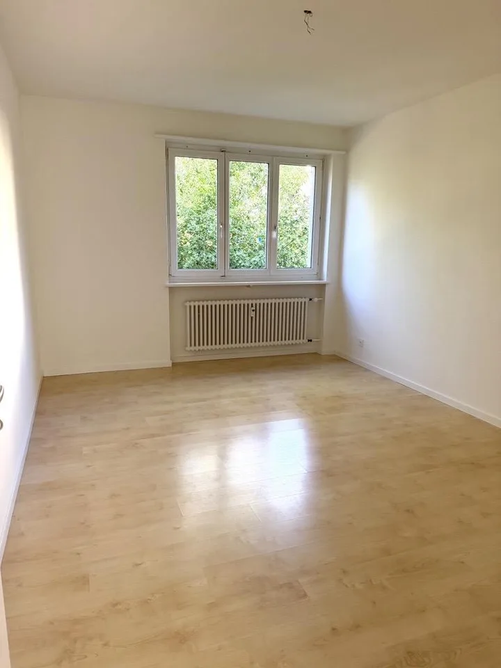 Zentral gelegene 4 Zimmerwohnung mit Balkon