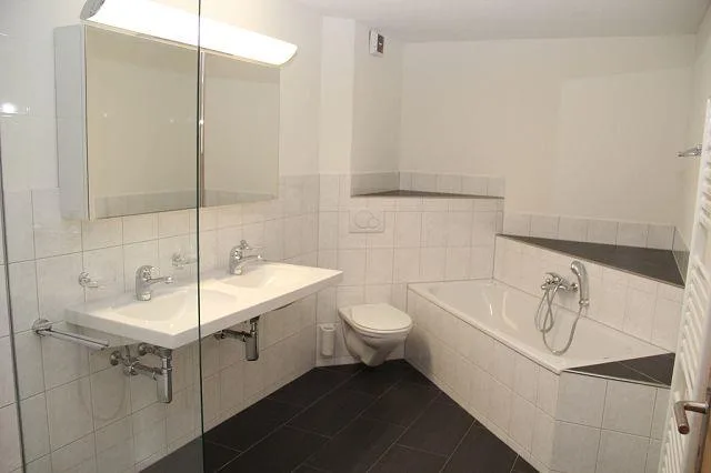 grosszügige Wohnung an ruhiger Lage