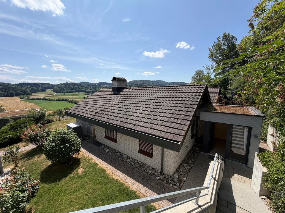 5.5 Zimmer Haus mit Hanglage