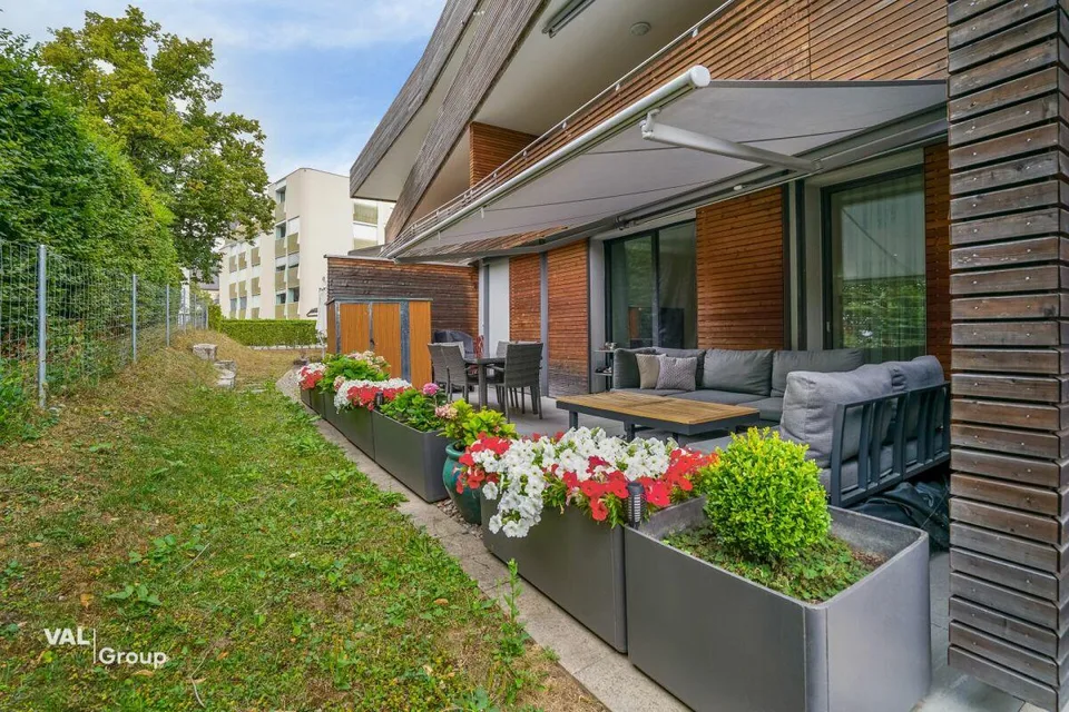 Attraktive 2.5-Zimmer-Wohnung mit grosser Terrasse an zentraler Lag...