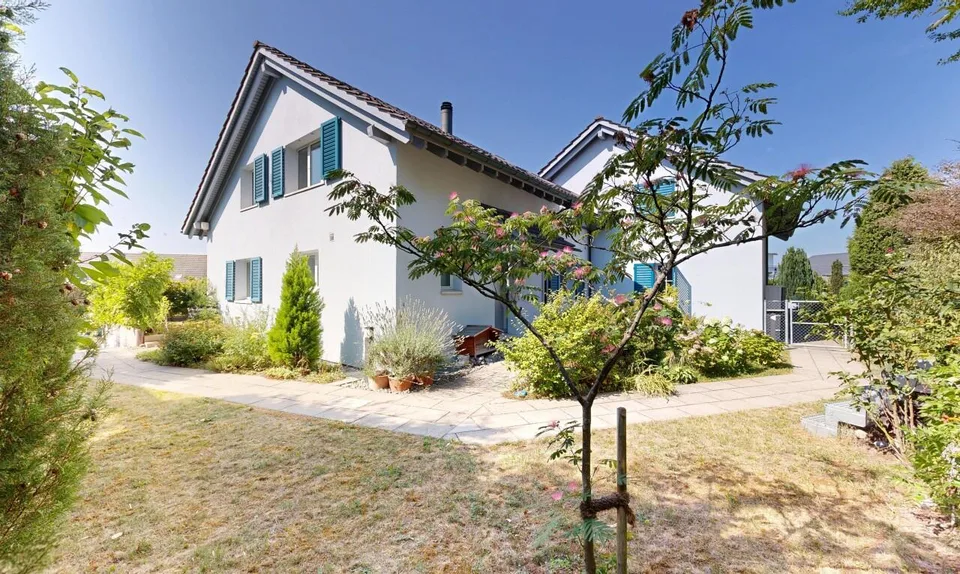 Bright 5.5-room semi-detached house in Kloten