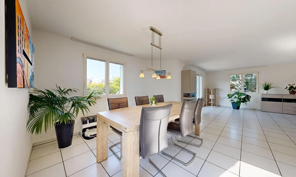 Bright 5.5-room semi-detached house in Kloten