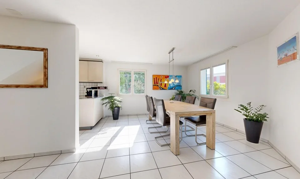 Bright 5.5-room semi-detached house in Kloten