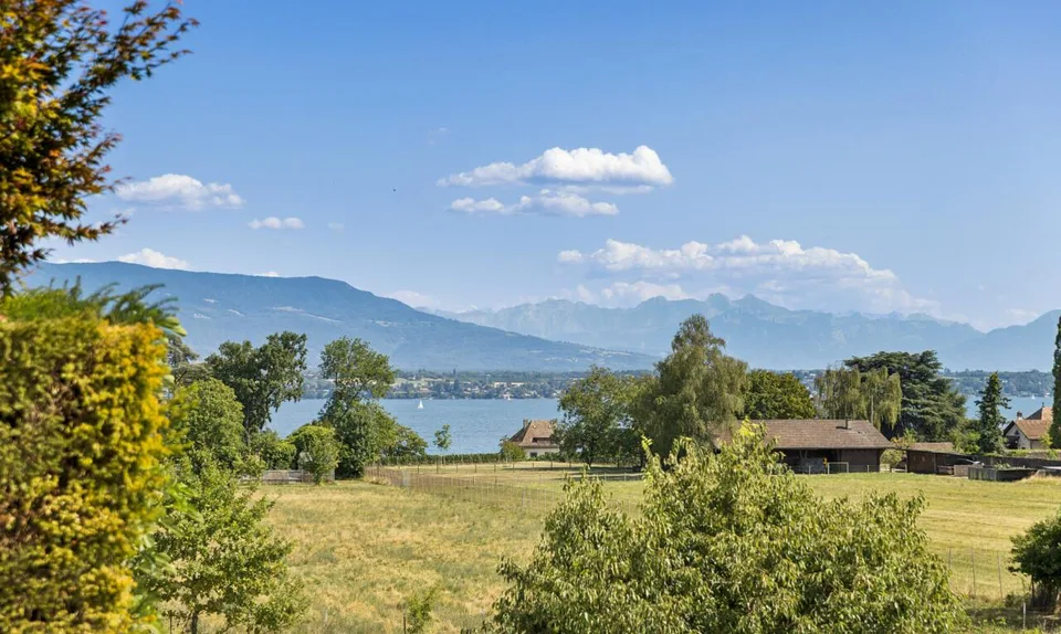 Superbe Attique de 5 pièces, vue lac et montagnes
