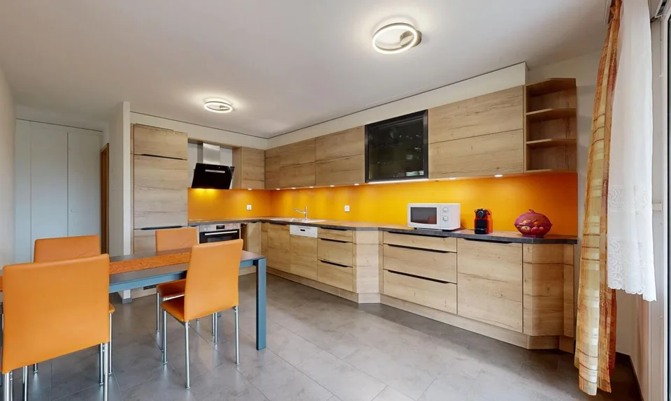 Grand 5,5 pièces de 160 m², vue dégagée et calme absolu