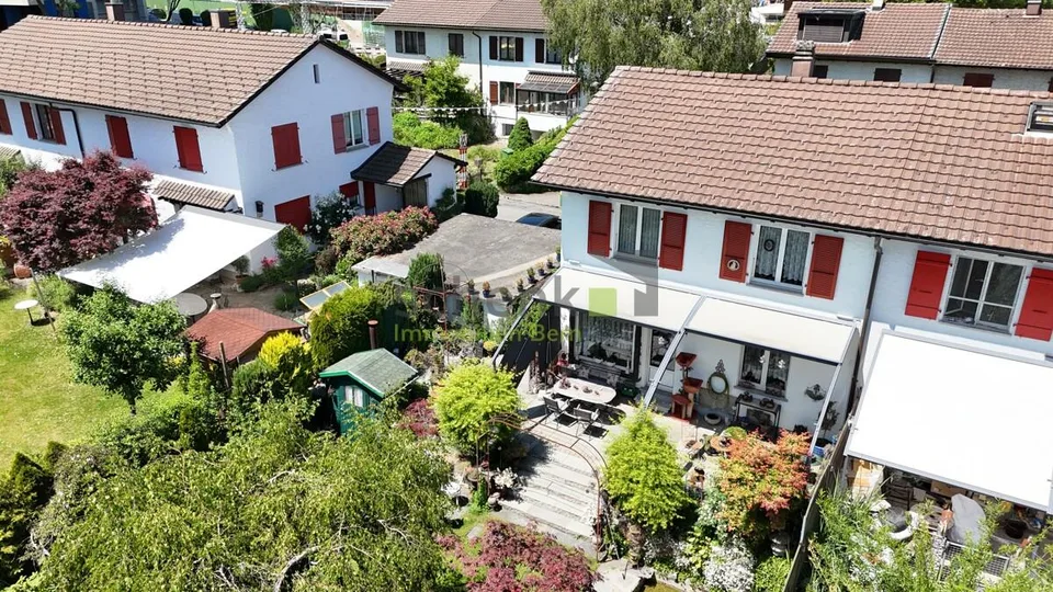 DEFH with a lovely garden in a quiet family location