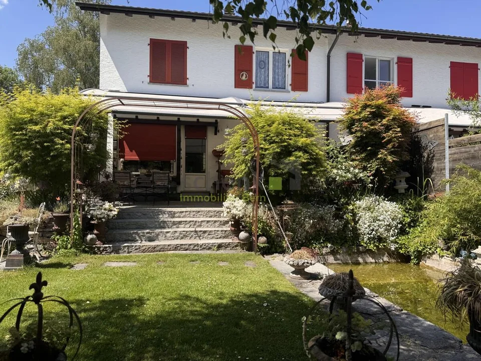 DEFH with a lovely garden in a quiet family location