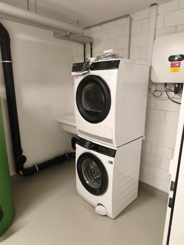Neuwertiges 6.5-Zimmer-Reiheneckhaus mit Weitsicht in Dicken SG