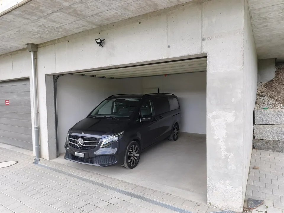 Neuwertiges 6.5-Zimmer-Reiheneckhaus mit Weitsicht in Dicken SG