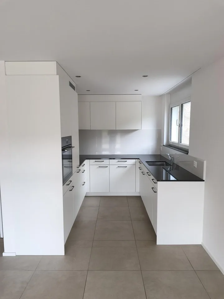 Neuwertiges 6.5-Zimmer-Reiheneckhaus mit Weitsicht in Dicken SG