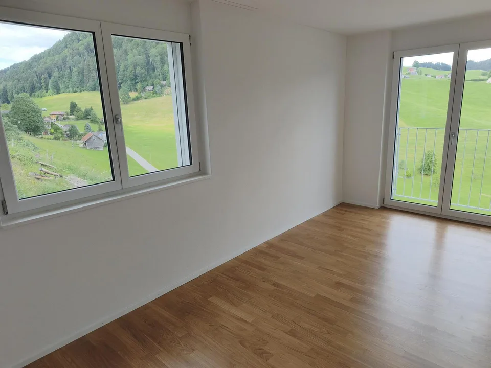 Neuwertiges 6.5-Zimmer-Reiheneckhaus mit Weitsicht in Dicken SG