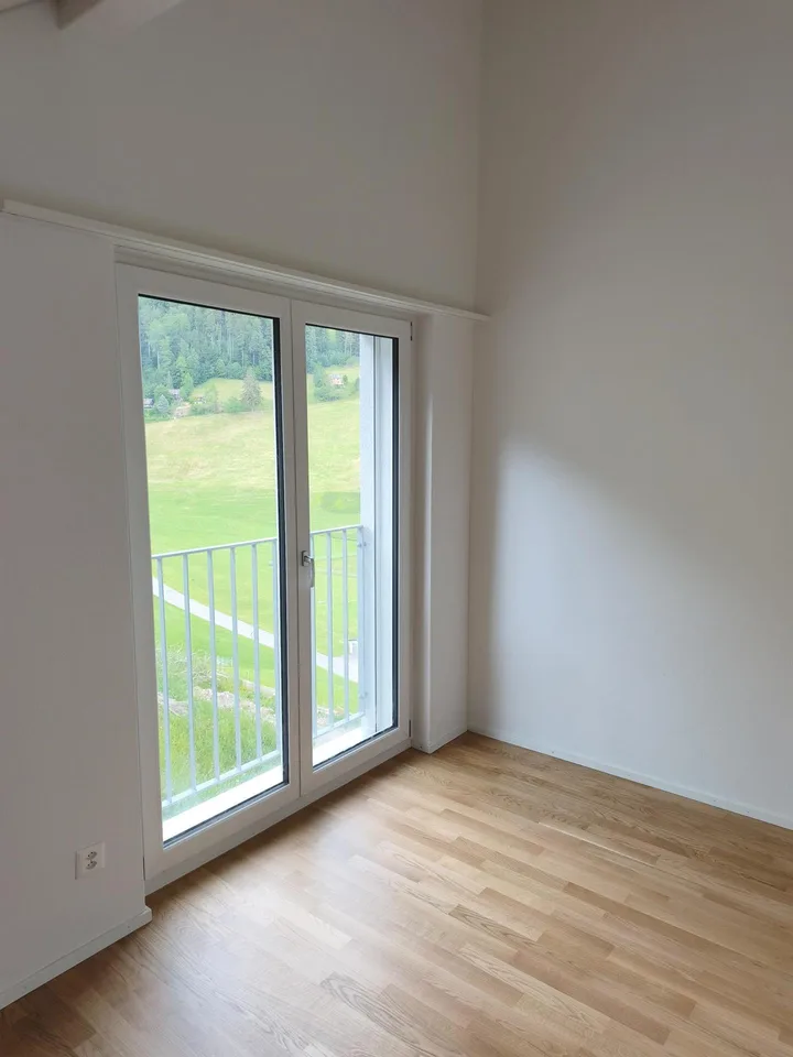 Neuwertiges 6.5-Zimmer-Reiheneckhaus mit Weitsicht in Dicken SG