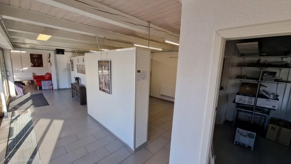Gewerberäumlichkeiten à 256 m² im EG
