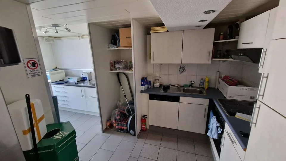 Gewerberäumlichkeiten à 256 m² im EG
