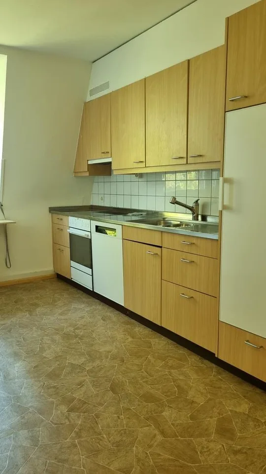 Helle Wohnung mit Dachterrasse zur Untermiete befristet bis 31.10.2027