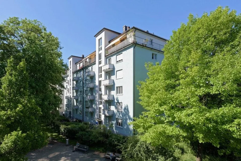 Aussenparkplatz nahe Kreuzplatz